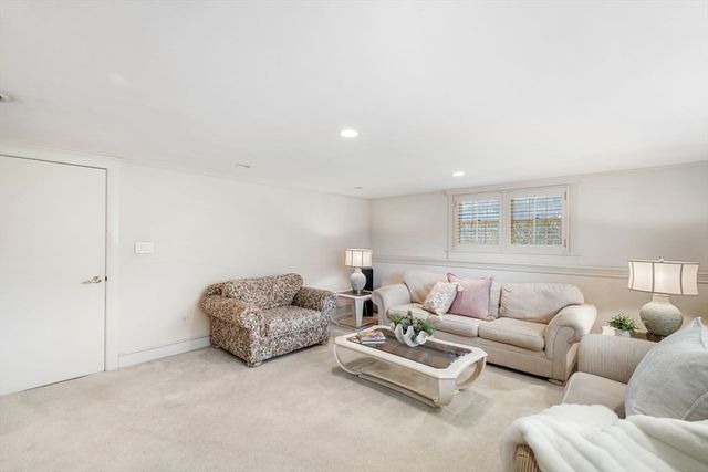 21 Phillips Avenue, Swampscott, MA 01907
