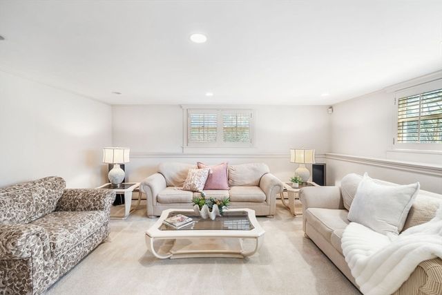 21 Phillips Avenue, Swampscott, MA 01907