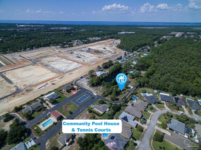 1717 E Smugglers Cove Dr, Gulf Breeze, FL 32563