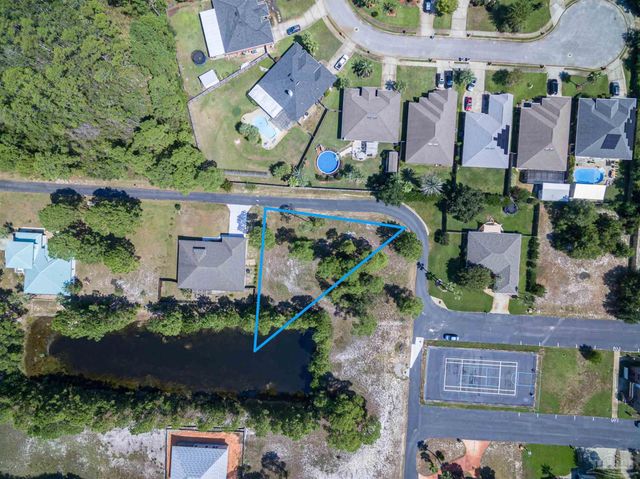 1717 E Smugglers Cove Dr, Gulf Breeze, FL 32563