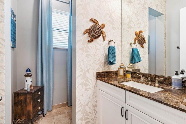 183 SE Calmo Circle, Port St Lucie, FL 34984