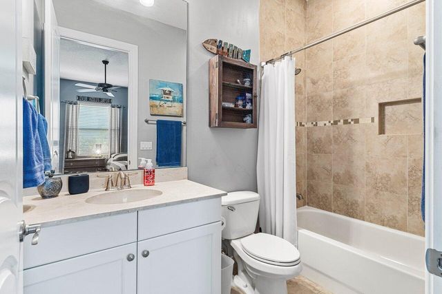183 SE Calmo Circle, Port St Lucie, FL 34984