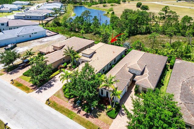 183 SE Calmo Circle, Port St Lucie, FL 34984