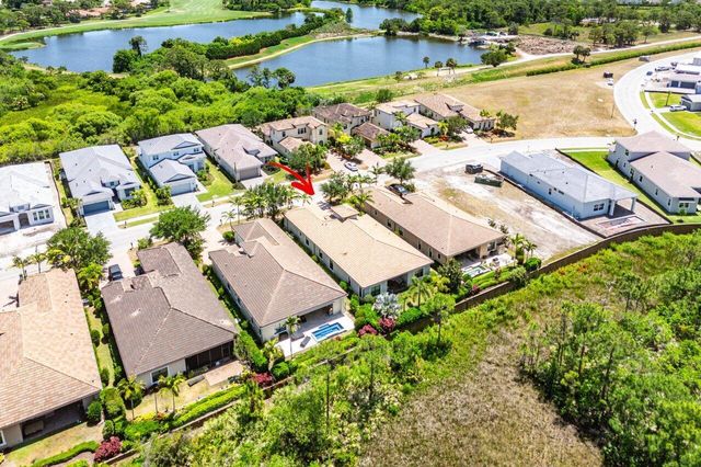 183 SE Calmo Circle, Port St Lucie, FL 34984