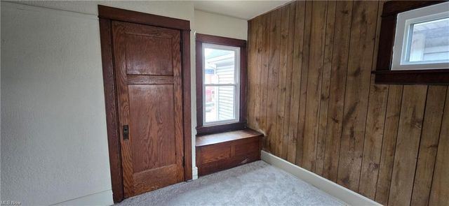 833 Market Street, Zanesville, OH 43701