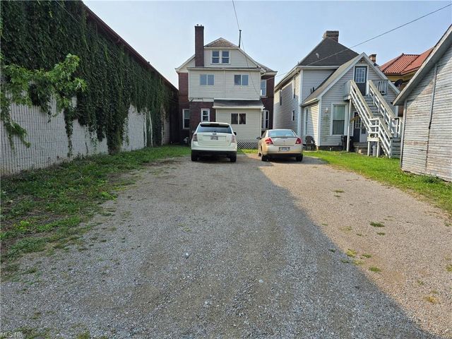 833 Market Street, Zanesville, OH 43701