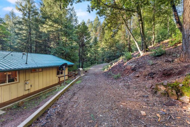 17725 La Porte Rd, Brownsville, CA 95919