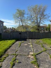 8205 W Ballard Road, Niles, IL 60714