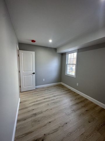 36 Center Street b, Andover, MA 01810