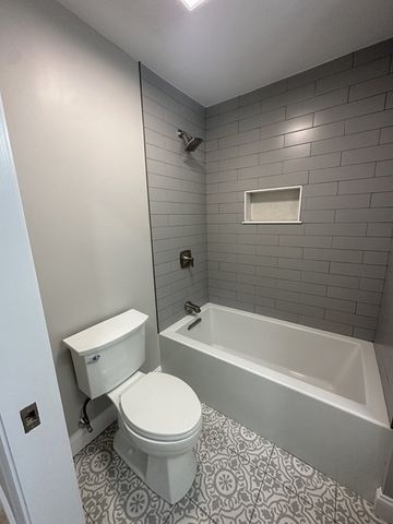 36 Center Street b, Andover, MA 01810