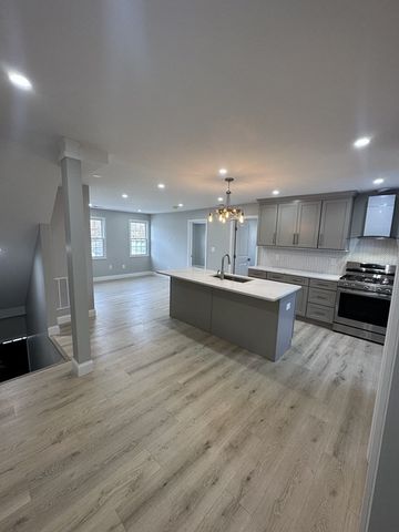 36 Center Street b, Andover, MA 01810