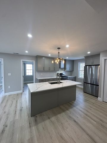 36 Center Street b, Andover, MA 01810