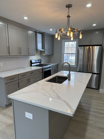 36 Center Street b, Andover, MA 01810
