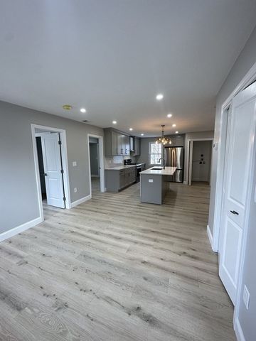 36 Center Street b, Andover, MA 01810