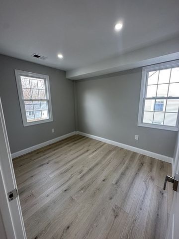 36 Center Street b, Andover, MA 01810