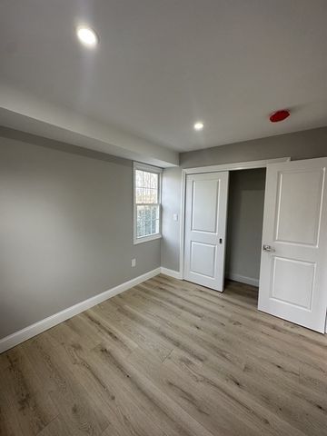 36 Center Street b, Andover, MA 01810