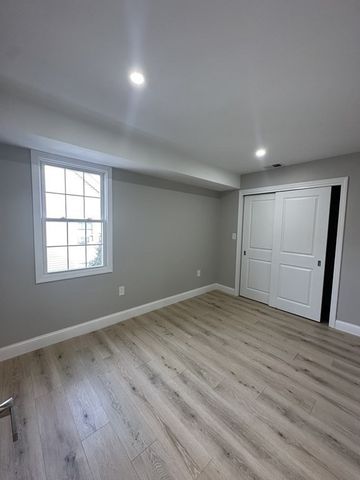 36 Center Street b, Andover, MA 01810