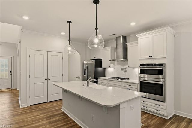 226 Bismarck Court, Winston-salem, NC 27104