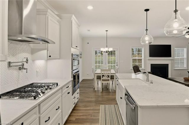 226 Bismarck Court, Winston-salem, NC 27104