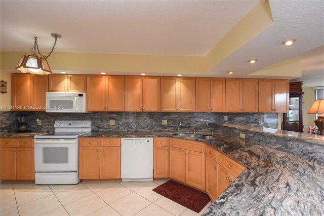 2565 S Ocean Boulevard 112N, Highland Beach, FL 33487