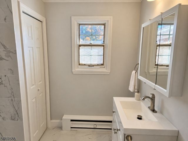 17 Atherton Ct, Wayne Twp., NJ 07470
