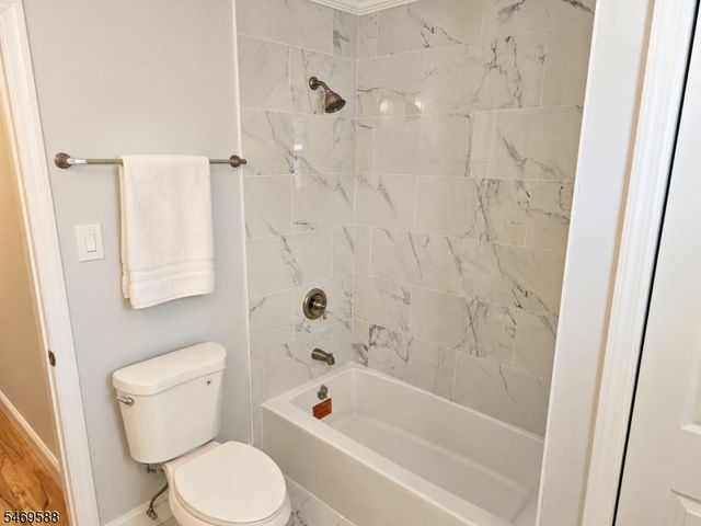 17 Atherton Ct, Wayne Twp., NJ 07470