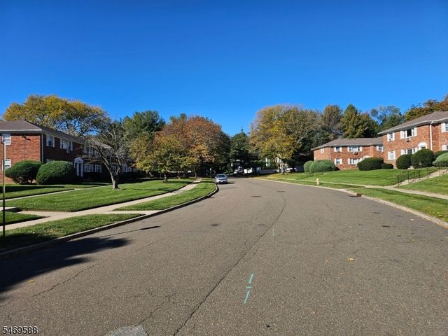 17 Atherton Ct, Wayne Twp., NJ 07470