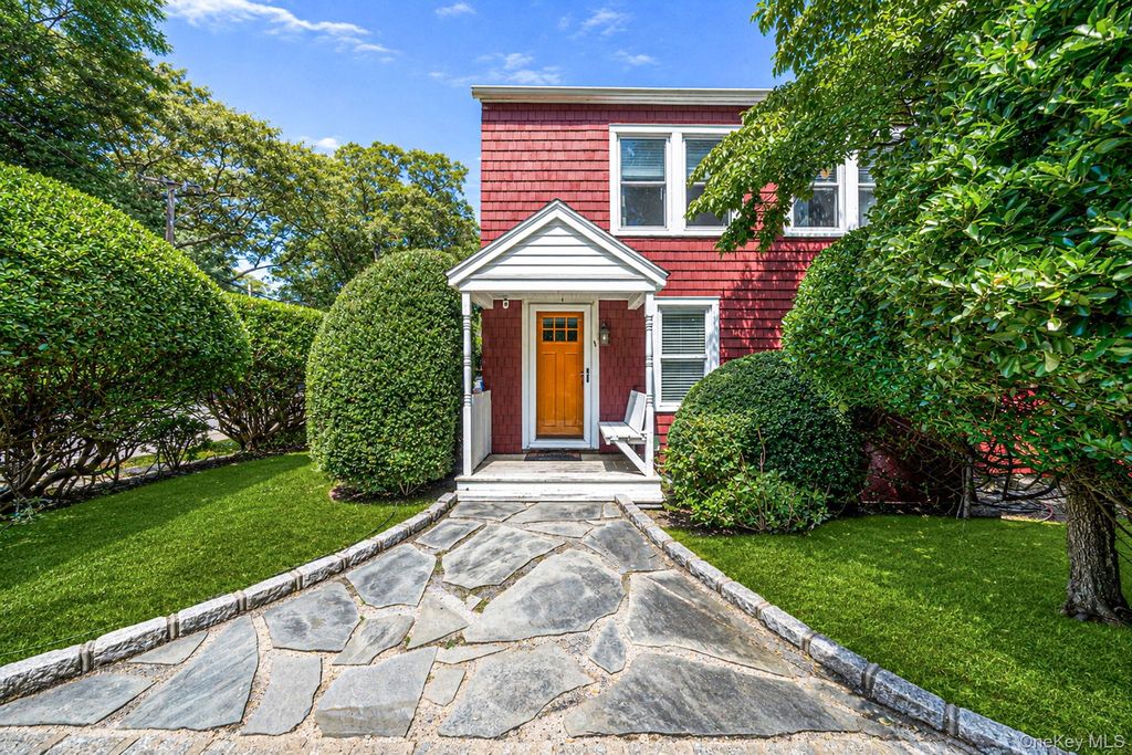 131 Quaker Path, East Setauket, NY 11733 — exterior