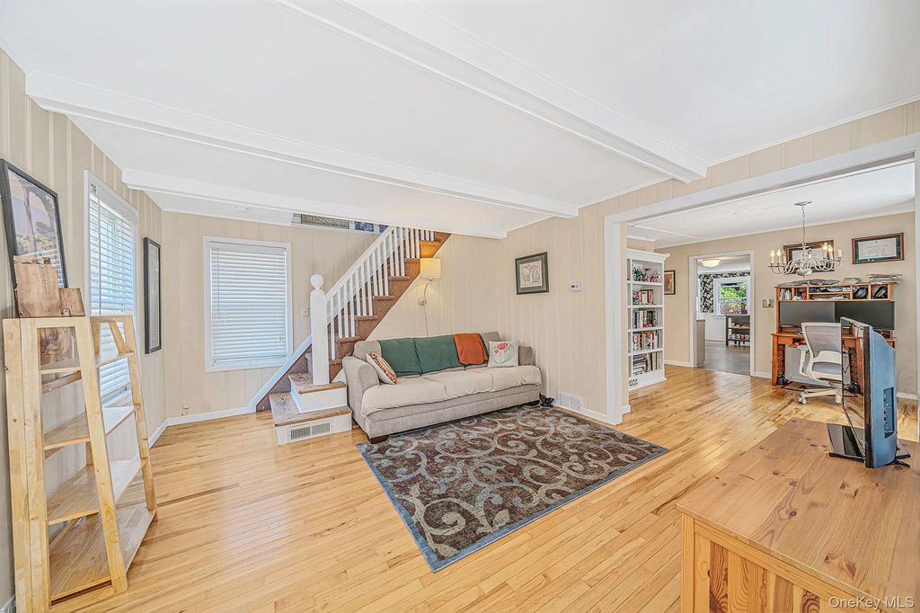 131 Quaker Path, East Setauket, NY 11733 — photo 2