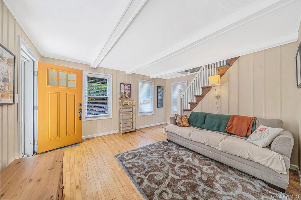 131 Quaker Path, East Setauket, NY 11733 — photo 4