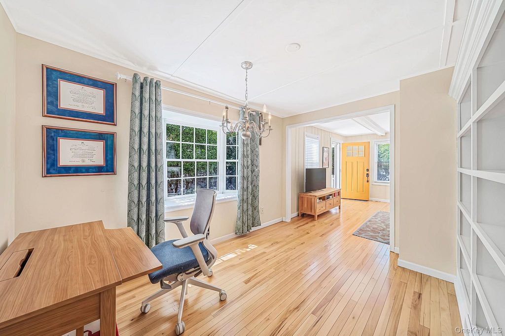 131 Quaker Path, East Setauket, NY 11733 — photo 5