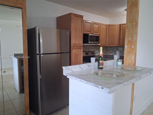 4444 SW 67th Ave 6, Miami, FL 33155