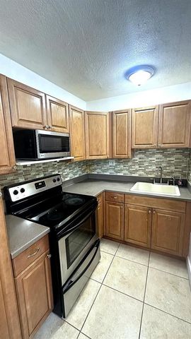 4444 SW 67th Ave 6, Miami, FL 33155