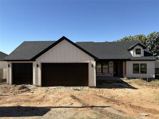 5812 Belaire Circle, Granbury, TX 76048