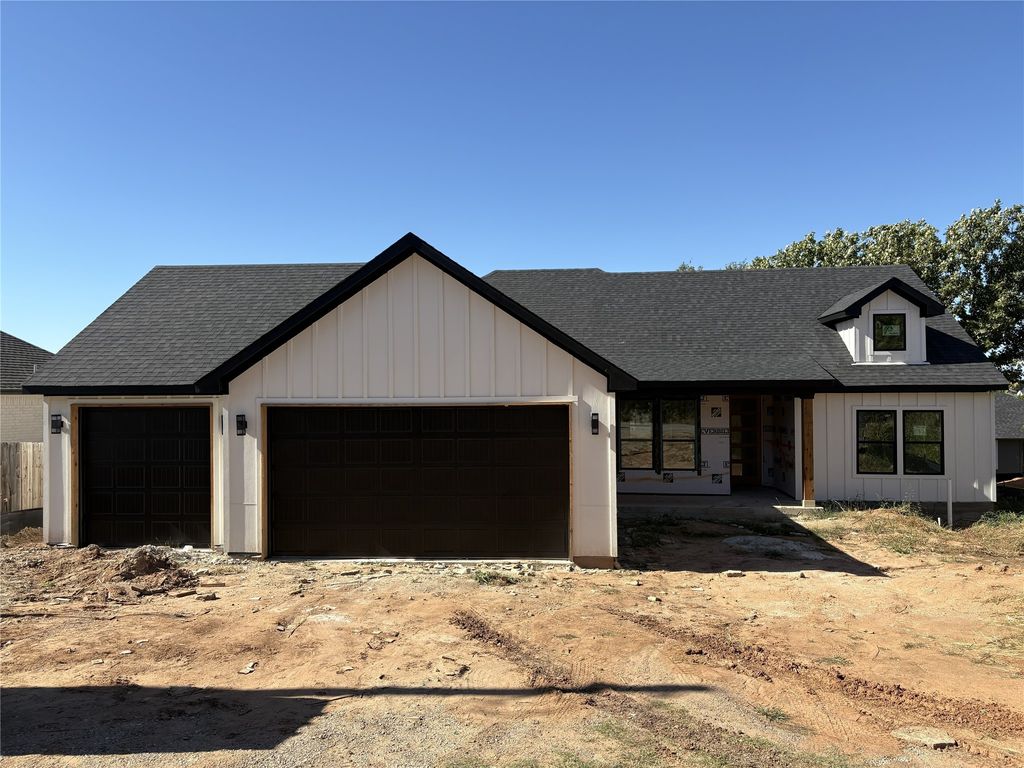 5812 Belaire Circle, Granbury, TX 76048