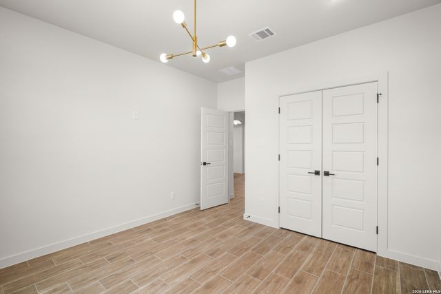 169 Pine Valley Dr, La Vernia, TX 78121