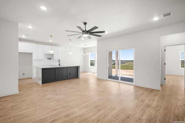 169 Pine Valley Dr, La Vernia, TX 78121