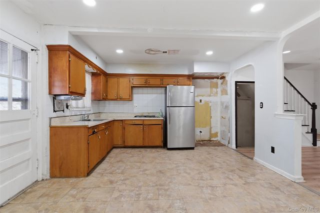 2925 Wallace Avenue, Bronx, NY 10467