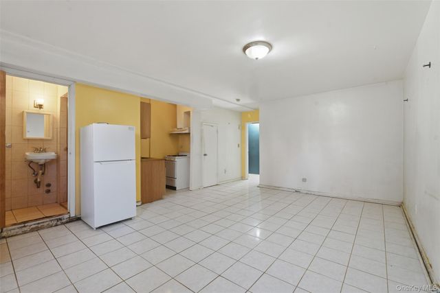 2925 Wallace Avenue, Bronx, NY 10467