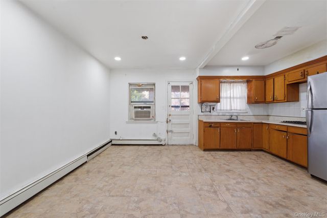 2925 Wallace Avenue, Bronx, NY 10467