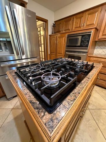 4370 E Whitehall Drive, Springfield, MO 65809