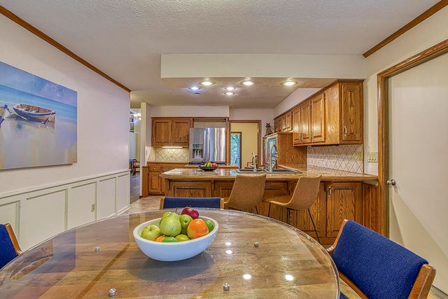 4370 E Whitehall Drive, Springfield, MO 65809