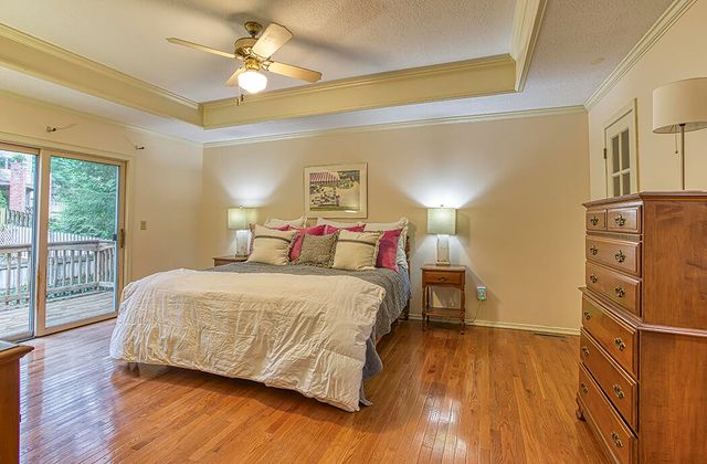 4370 E Whitehall Drive, Springfield, MO 65809