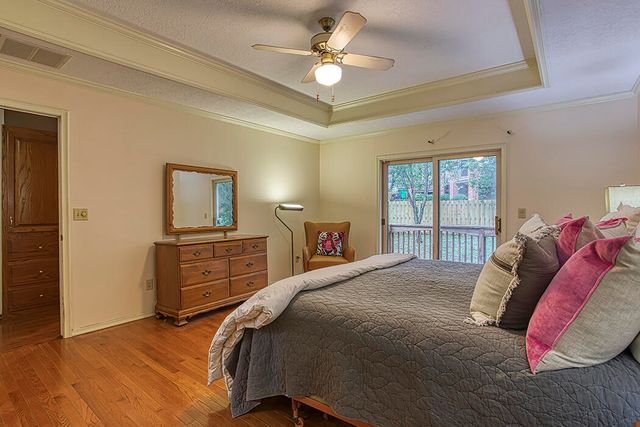 4370 E Whitehall Drive, Springfield, MO 65809