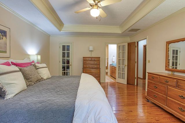 4370 E Whitehall Drive, Springfield, MO 65809