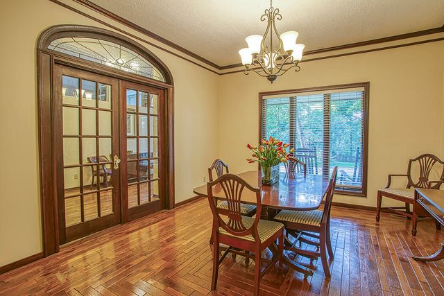 4370 E Whitehall Drive, Springfield, MO 65809