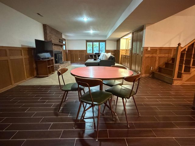 4370 E Whitehall Drive, Springfield, MO 65809