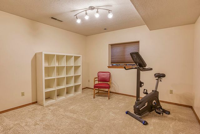 4370 E Whitehall Drive, Springfield, MO 65809