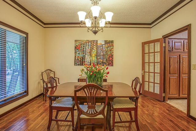 4370 E Whitehall Drive, Springfield, MO 65809