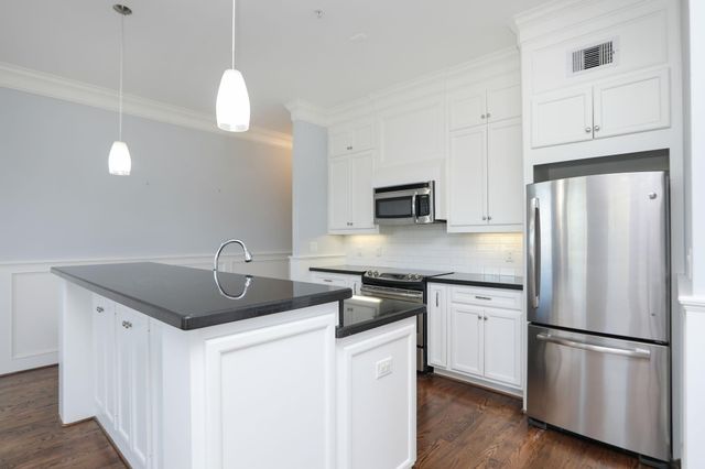 2802 Morrison Street 201, Houston, TX 77009